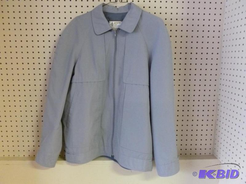 lot 239 image: London Fog mens insulated dress jacket, look...