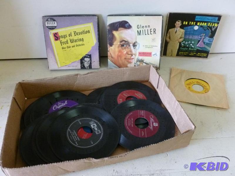 lot 25 image: Large lot of vintage 45s records....