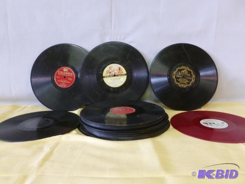 lot 27 image: Large lot of vintage 78s records....