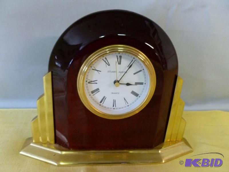 lot 34 image: Nice Stuart - Austin Quartz mantle clock that...