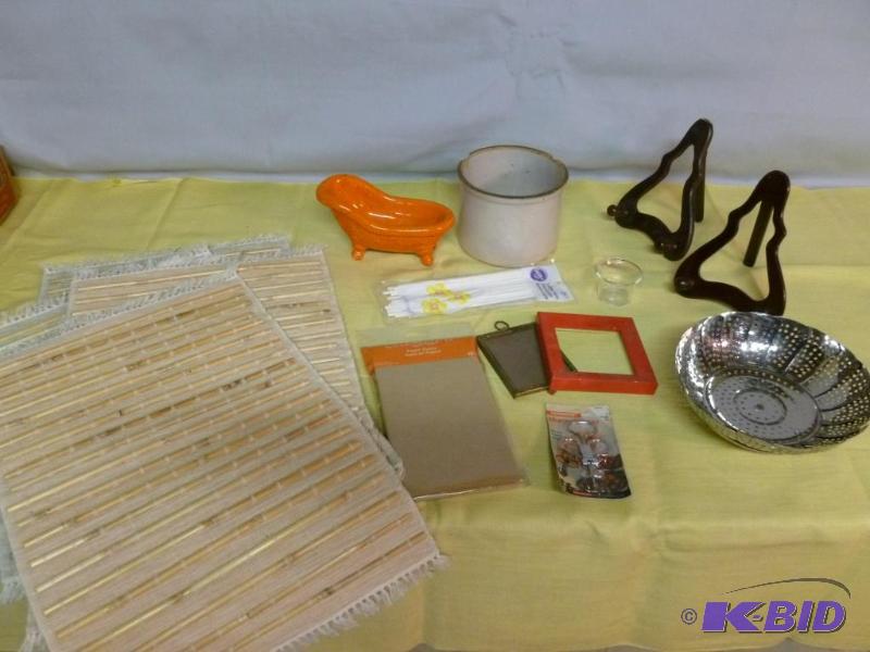 lot 94 image: Large lot of kitchen items that includes four...