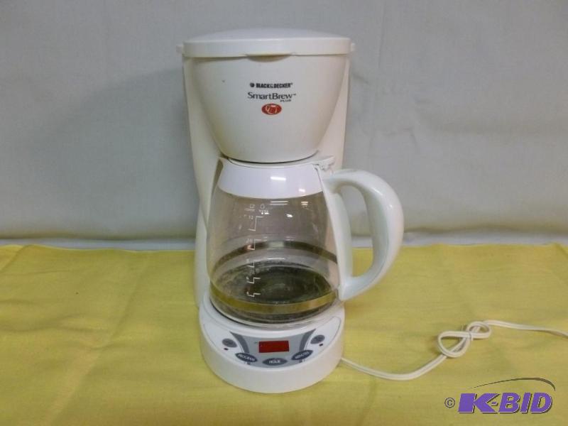 lot 98 image: Black & Decker Smart Brew Plus 12 cup cof...