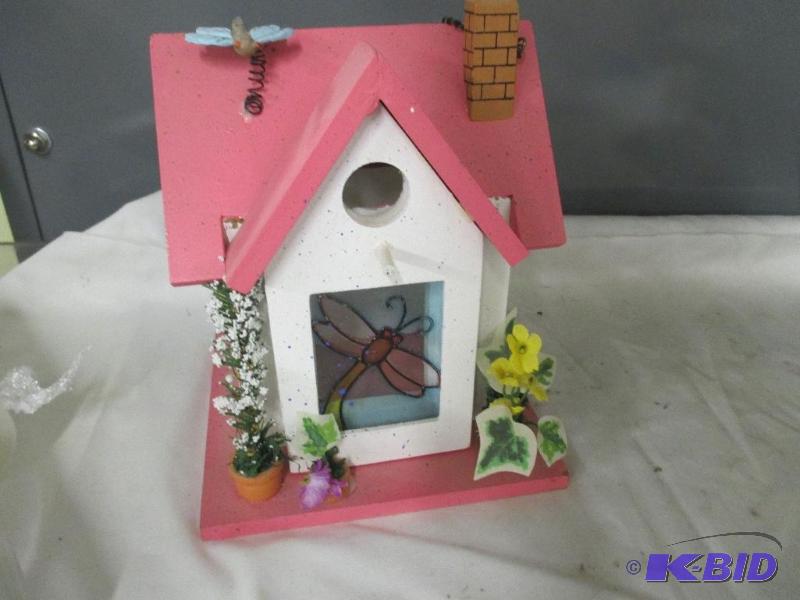 lot 100 image: Pink Wood Bird House