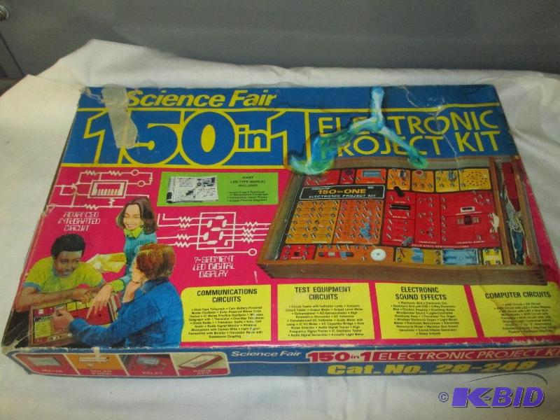 lot 112 image: Science fair electronic project kit