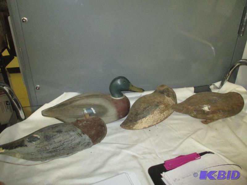 lot 119 image: Duck Decoys