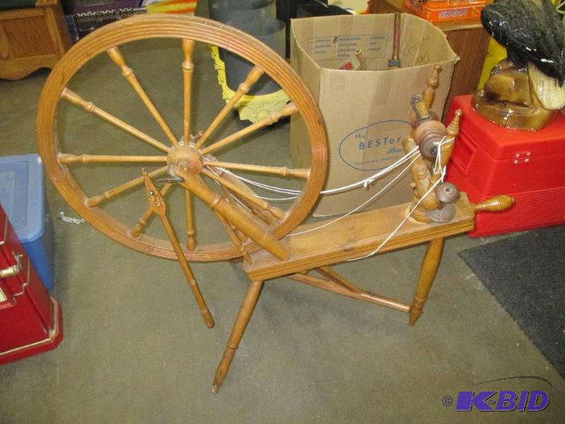 lot 8 image: Knitting wheel