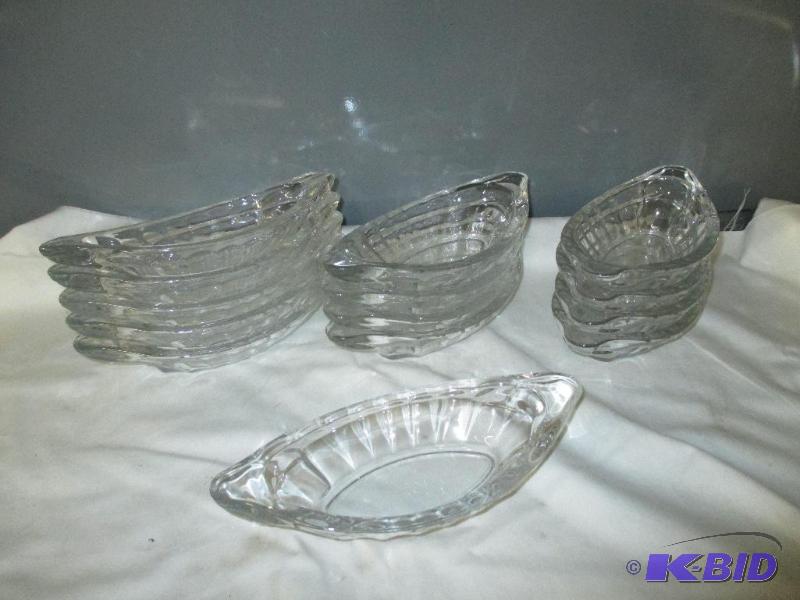 lot 87 image: Banana Split Trays