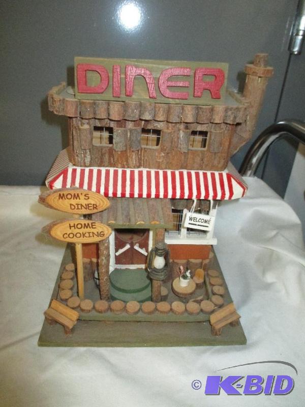 lot 99 image: Diner Bird House