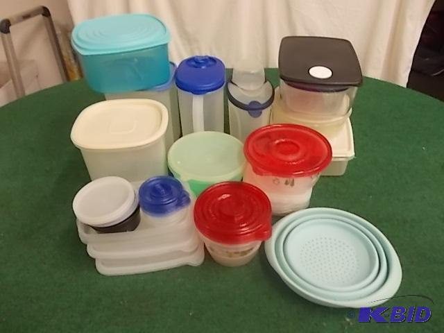 Large Lot Of Tupperware &amp Other Food Stor...