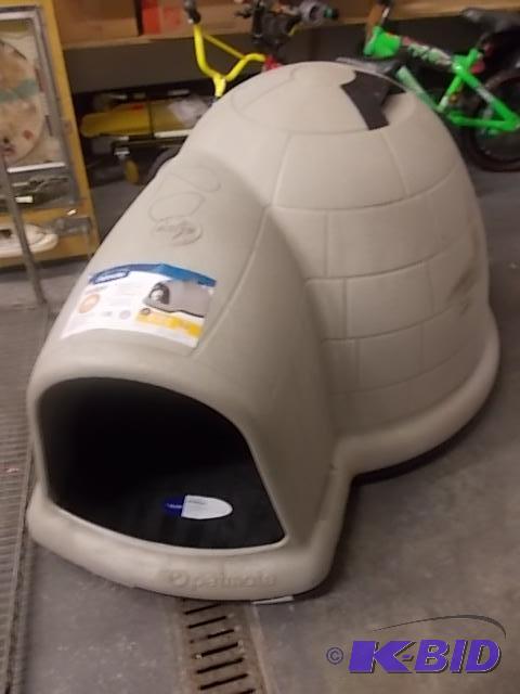 Petmate Indigo Igloo Dog House For 90-125 Lb ...