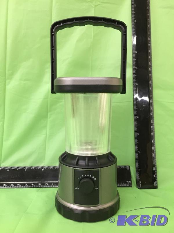 lot 4 image: Lantern w Handle, 8 Light Settings