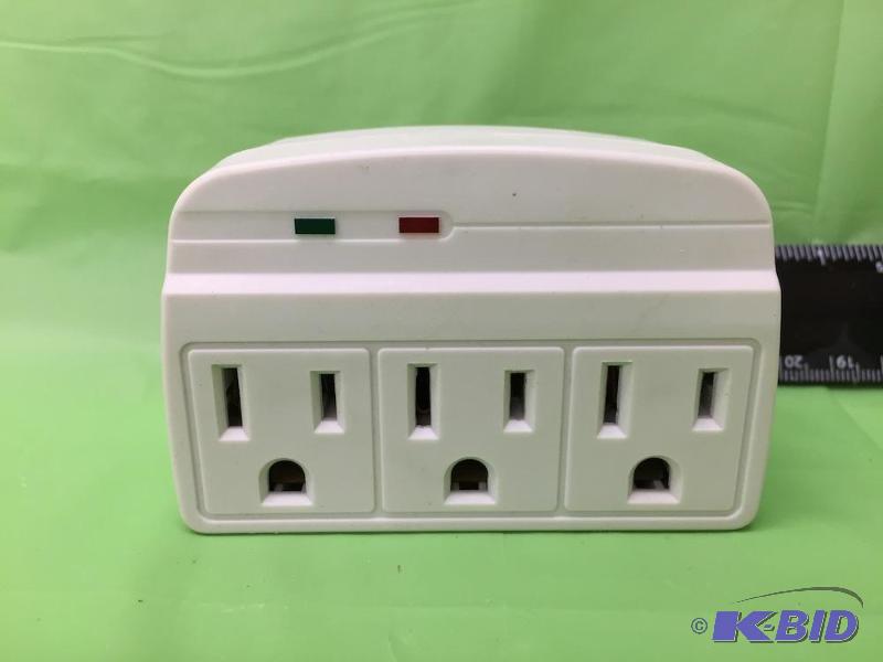 lot 61 image: Lot of 4 Power Outlets w 3-Ports