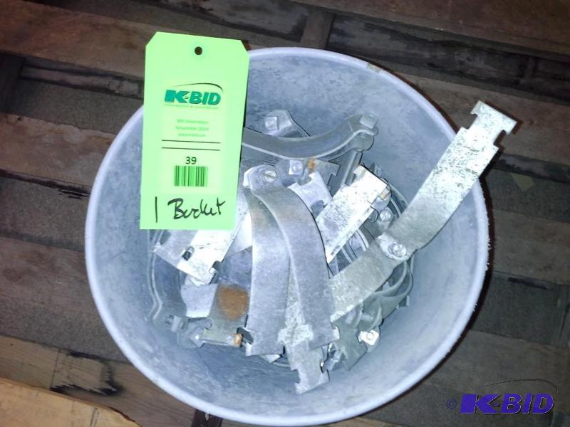 Pipe Hanger (Bucket Lot)