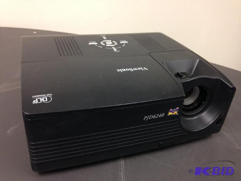 lot 18 image: ViewSonic PJD6420 DLP Projector Tested and P...
