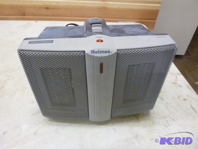 lot 126 image: Holmes Twin Ceramic &nbspElectric Heater...