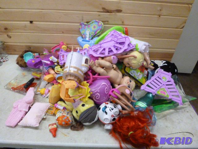 lot 165 image: Lot of Miscellaneous Toys...