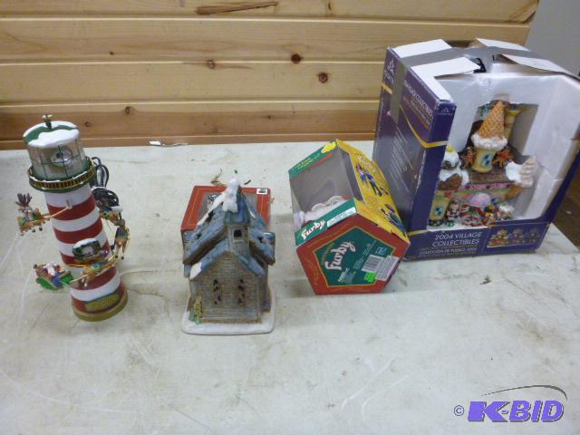 lot 21 image: Miscellaneous Christmas Decor...