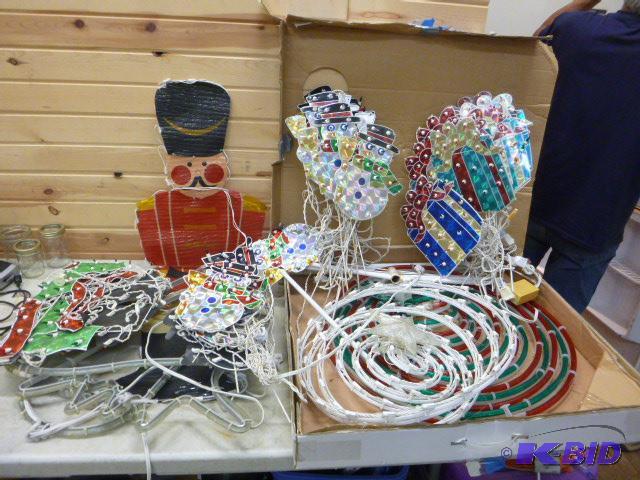lot 26 image: Miscellaneous Outdoor Holiday Decorations...