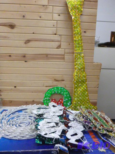 lot 28 image: Miscellaneous Outdoor Lighted Christmas Decor...