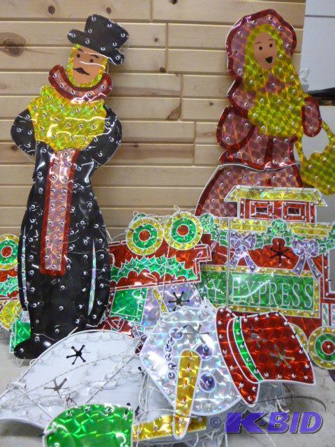 lot 29 image: Miscellaneous Outdoor Lighted Christmas Decor...