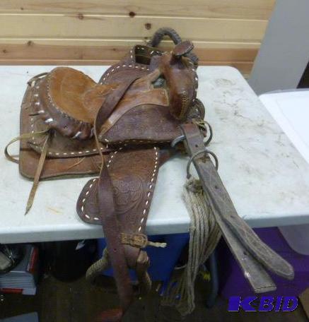 lot 3 image: Youth Horse Saddle...