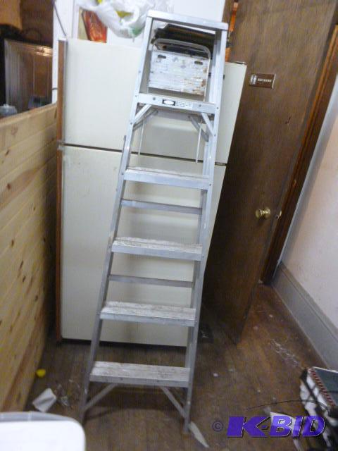 lot 5 image: 6 Aluminum Ladder...