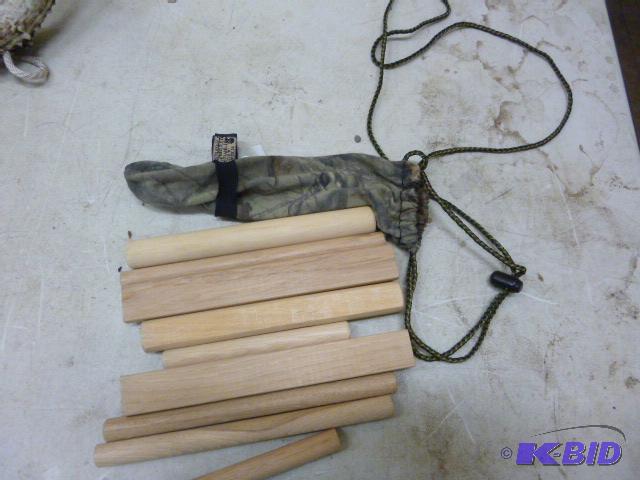 lot 59 image: Rattle Bag...