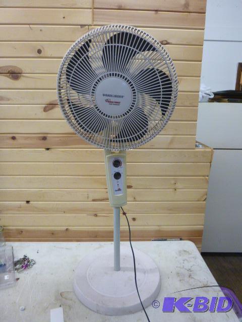 lot 68 image: Black & Decker Silent Force Oscillating F...