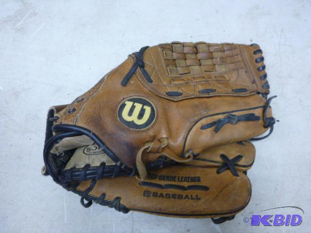 lot 89 image: Wilson Baseball Glove...