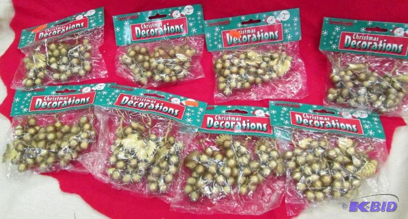 Qty 8 Christmas ornaments...