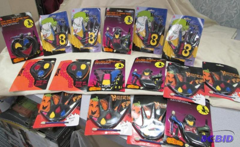 Qty 16 Halloween different kinds of make up...