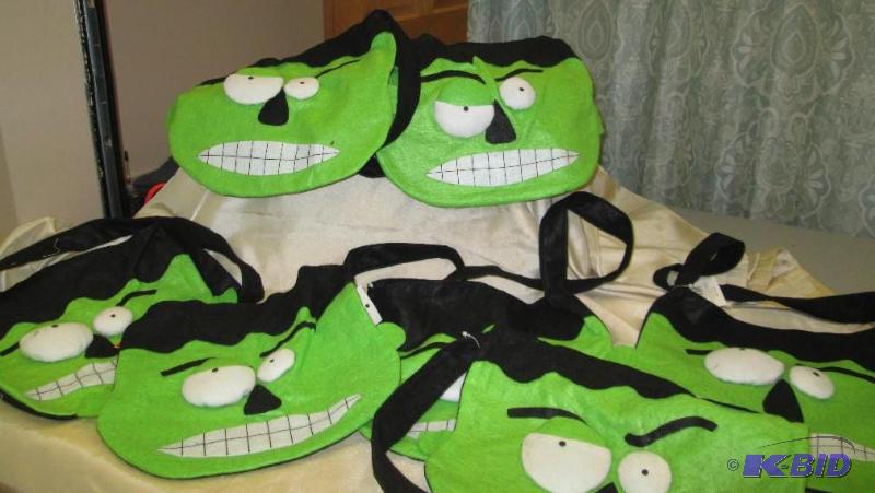 Qty 7 Halloween scary treat bags...