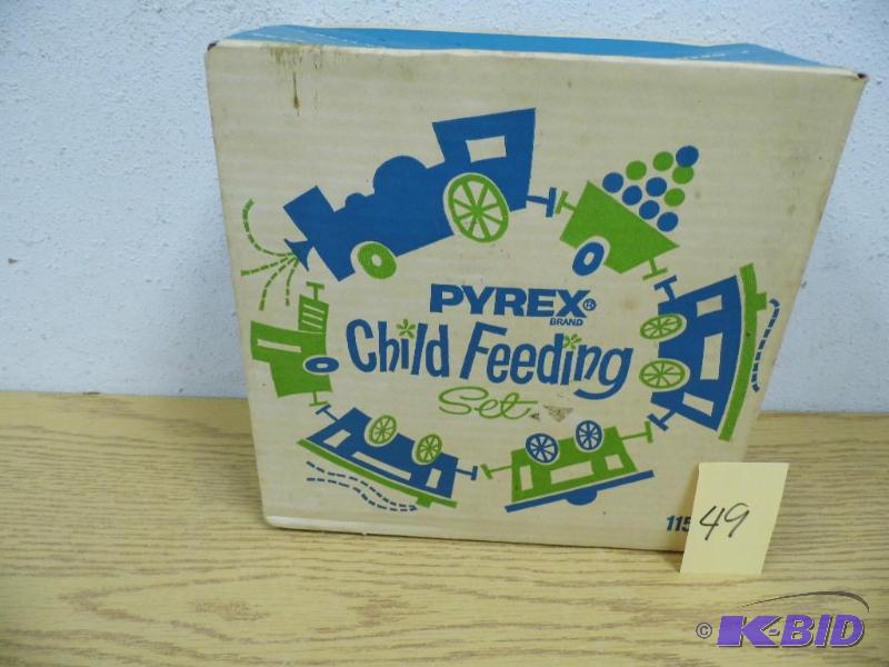 New Vintage Pyrex Child Feeding Set