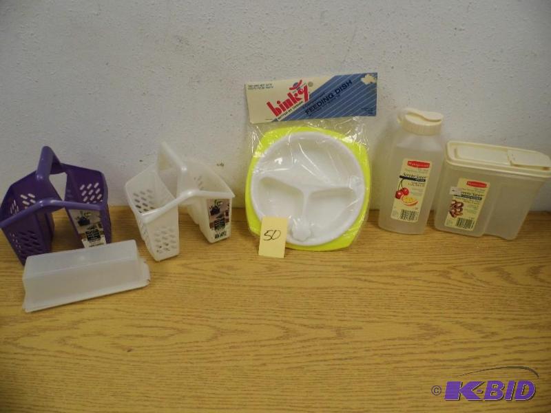 New Feeding Dish w Containers