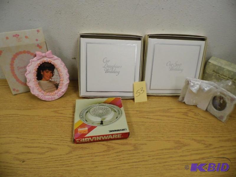 New Wedding Books & Frames