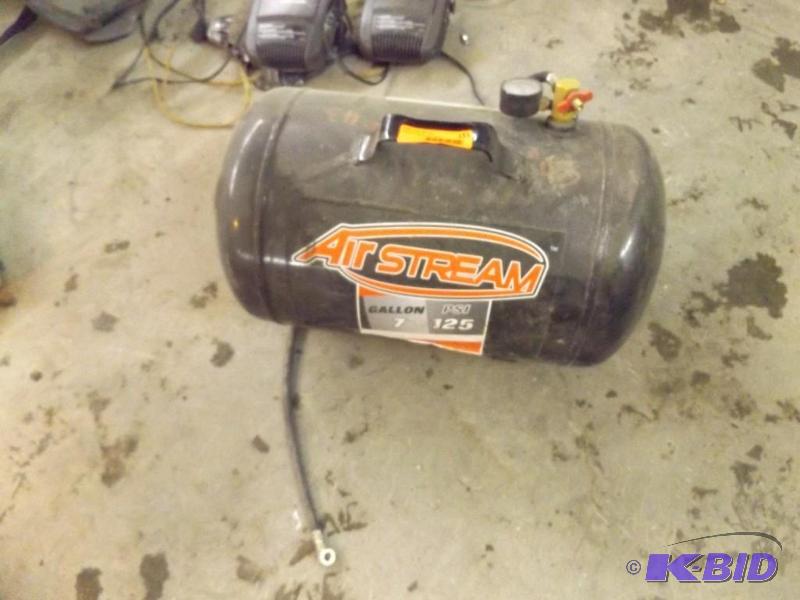 air stream 7 gallon 125 psi airtank...