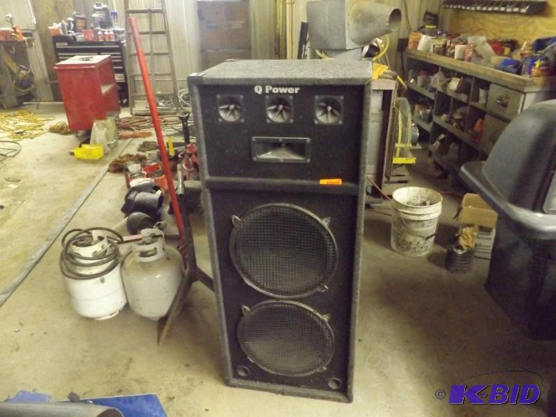 2 two power speakers 400 wats...