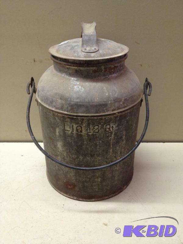 lot 118 image: Antique 12 quart cream  milk can ...