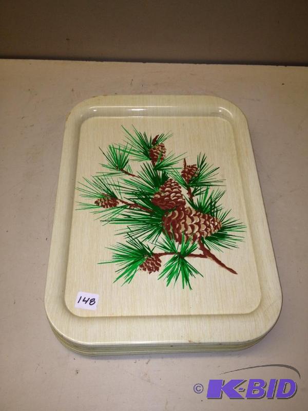 lot 148 image: Vintage Tin Painted TV Trays...