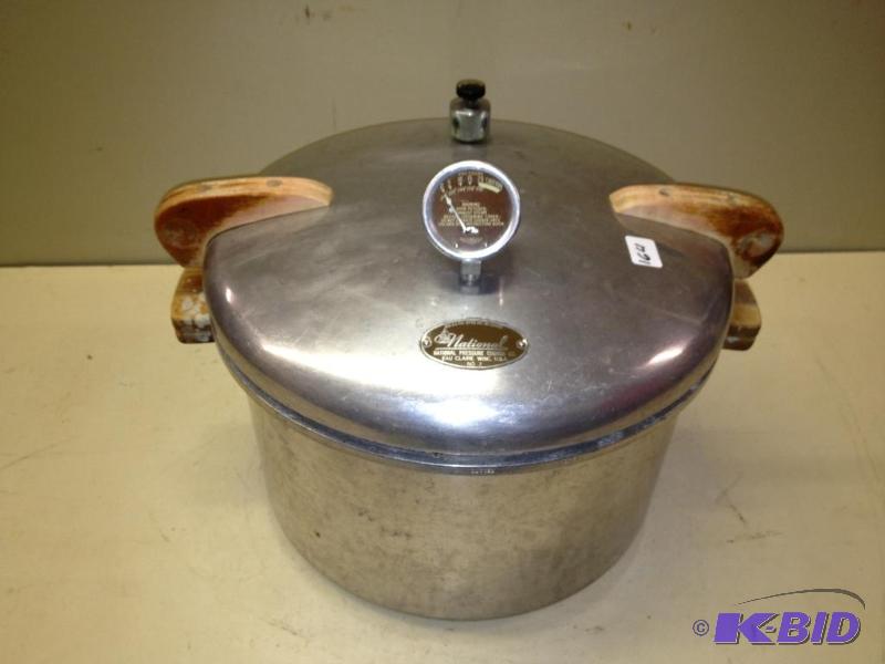 lot 164 image: Pressure Cooker   Appears unused, has so...