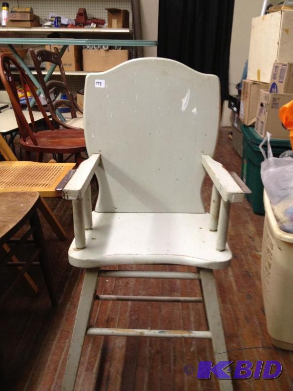 lot 172 image: Vintage Highchair Chair  Sturdy, good conditi...