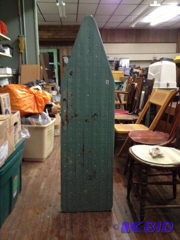 lot 179 image: Vintage Ironing Board   Sturdy, good con...