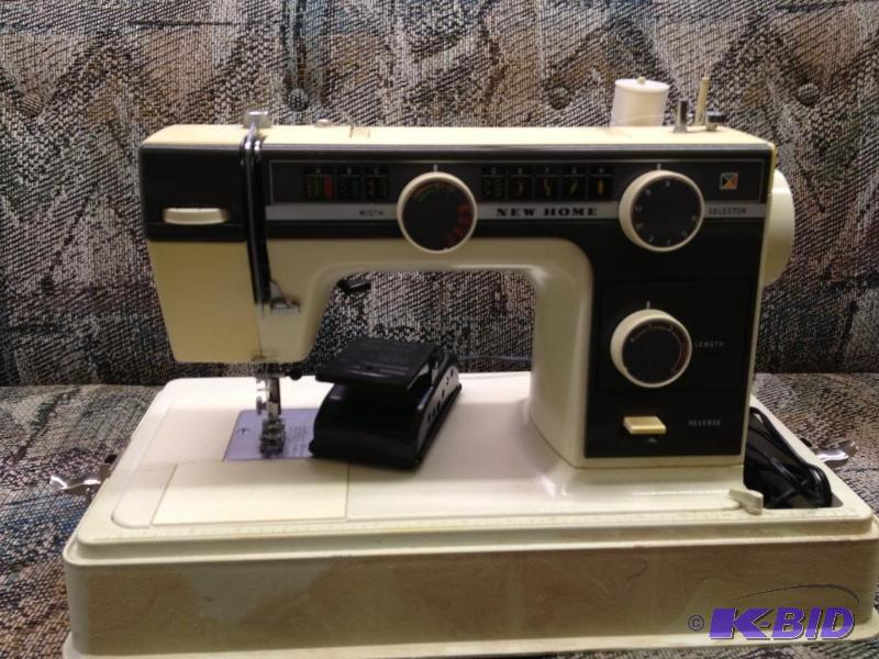 lot 186 image: Sewing Machine ...
