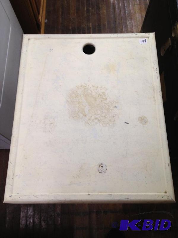 lot 194 image: Vintage Wash Sink  Good condition for its age...