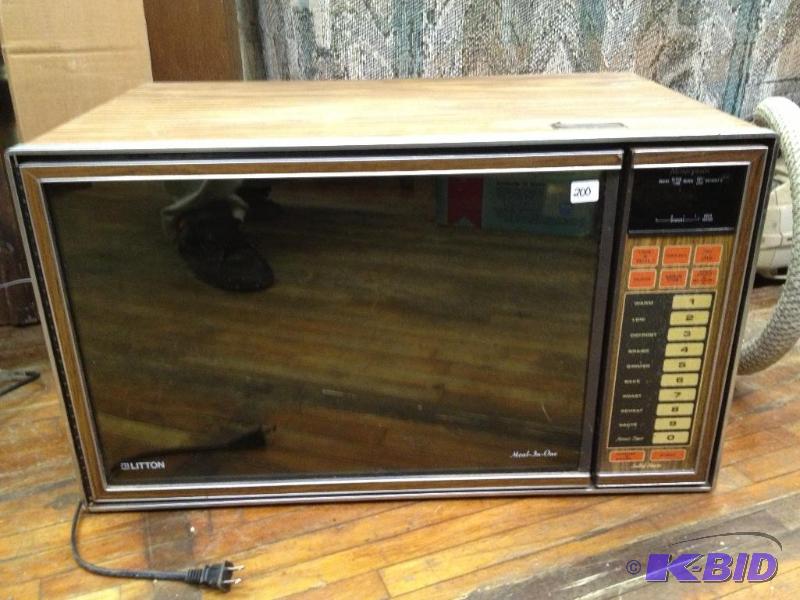 lot 200 image: Older Microwave  Works fine ...