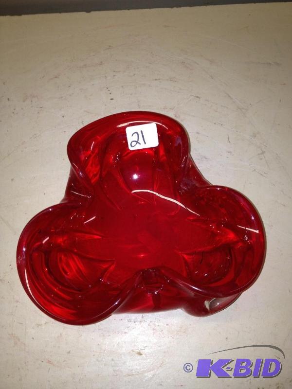 lot 21 image: Antique Japanese Red Glass Ashtray  ...