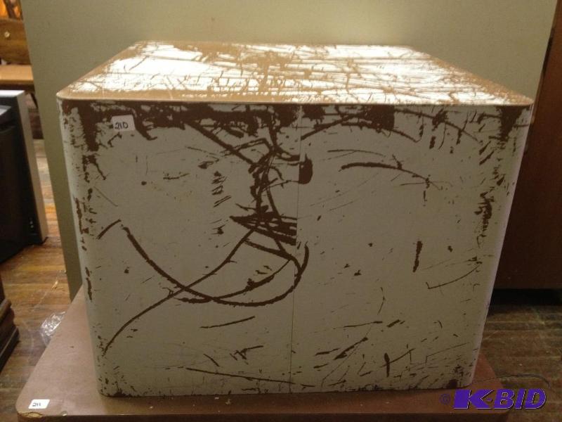 lot 210 image: Vintage End Table  Could use refinishing ...