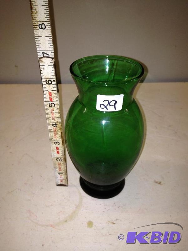 lot 29 image: Vintage Green Glass Vase ...