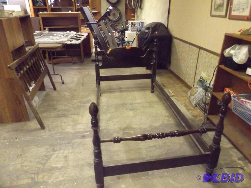 vintage wooden bed frame&nbsp...