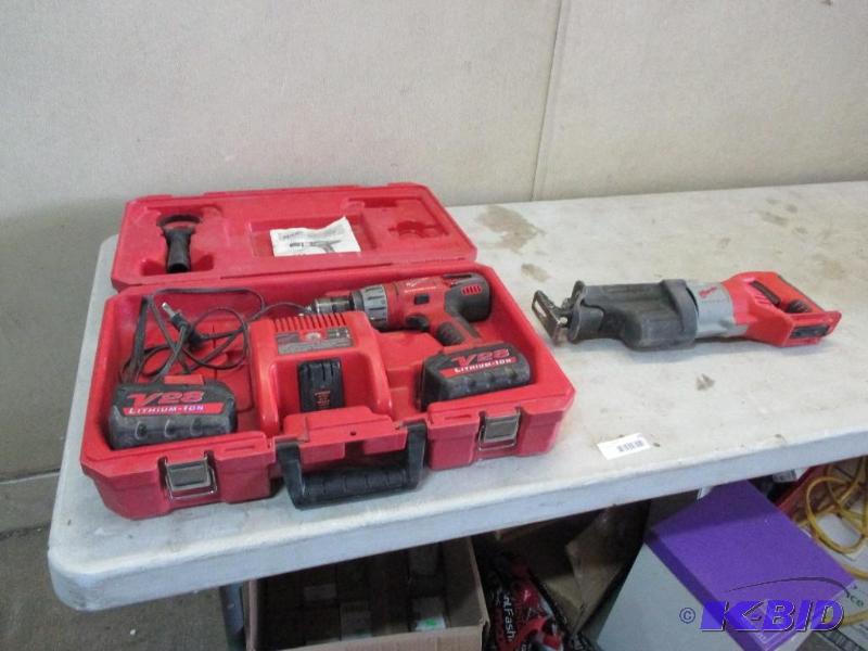 lot 19 image: Milwaukee HD V28 Lithium Battery Ion Cordless...